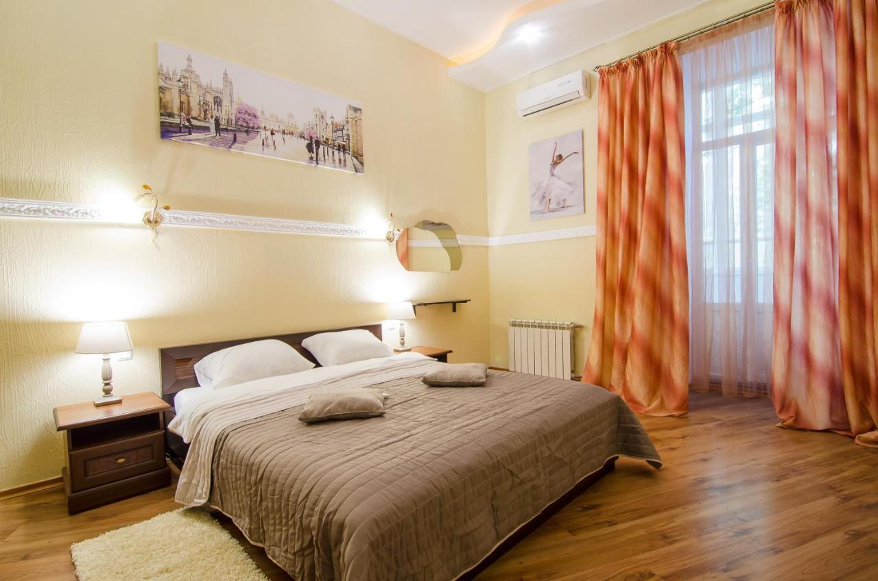 Apartment At Malaya Zhytomyrska 5 Kijev Kültér fotó