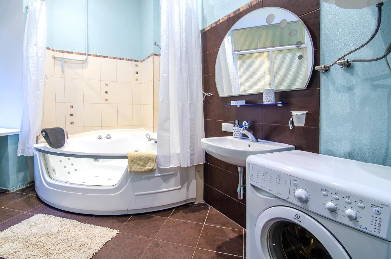 Apartment At Malaya Zhytomyrska 5 Kijev Kültér fotó