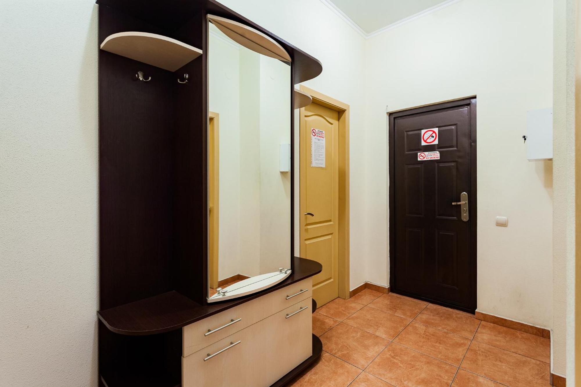 Apartment At Malaya Zhytomyrska 5 Kijev Kültér fotó