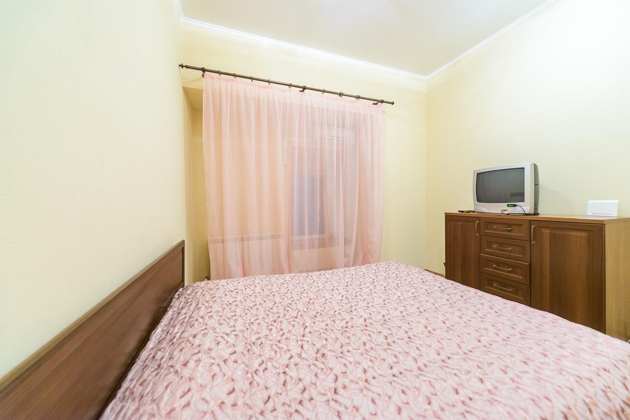 Apartment At Malaya Zhytomyrska 5 Kijev Kültér fotó